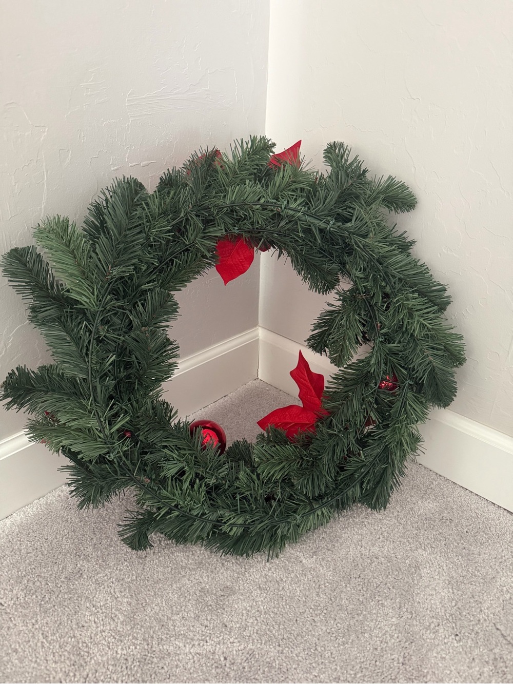 Festive Red Poinsettia Christmas Wreath - Picture 5 of 16